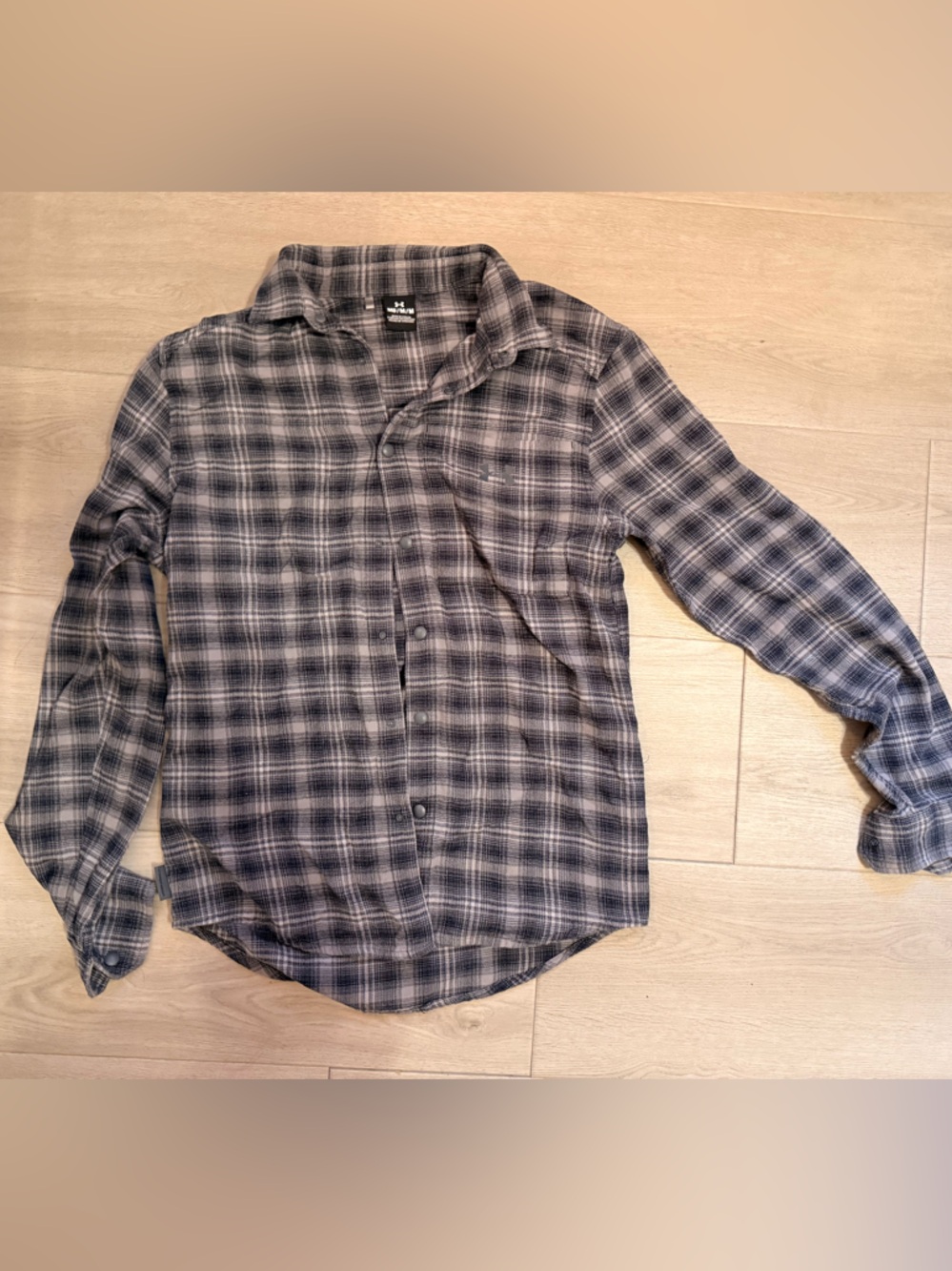 Under Armour Mens Medium Gray Black Plaid Snap Button Long Sleeve Flannel Shirt